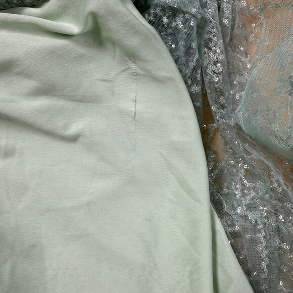 Mac Duggal NWT Green Embellished Sleeveless Plunge Neck Trumpet Gown Size 10 - Picture 12 of 12